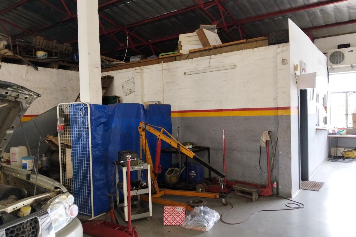 Rent or buy fantastic warehouse. - Photo 5