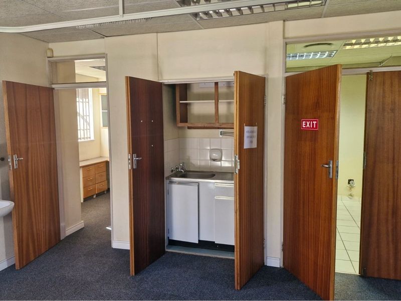 Modern Medical Consulting rooms for urgent sale - Photo 7