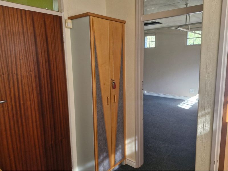 Modern Medical Consulting rooms for urgent sale - Photo 3