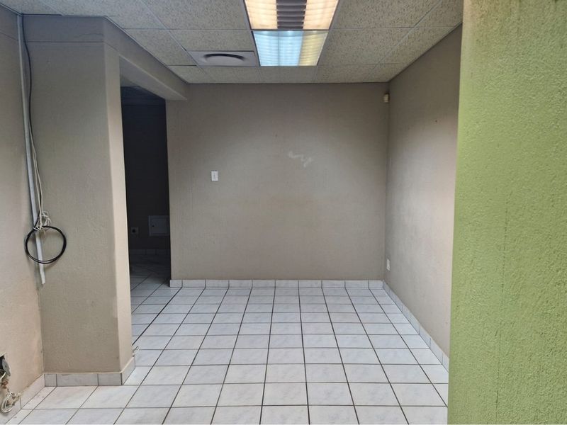 Modern Medical Consulting rooms for urgent sale - Photo 4