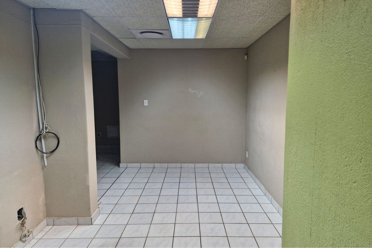 Modern Medical Consulting rooms for urgent sale - Photo 4