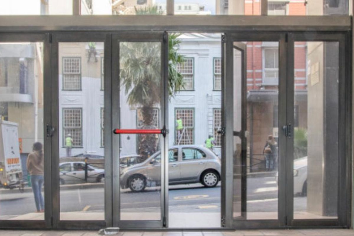 Retail Space To Let On Strand Street - Photo 2