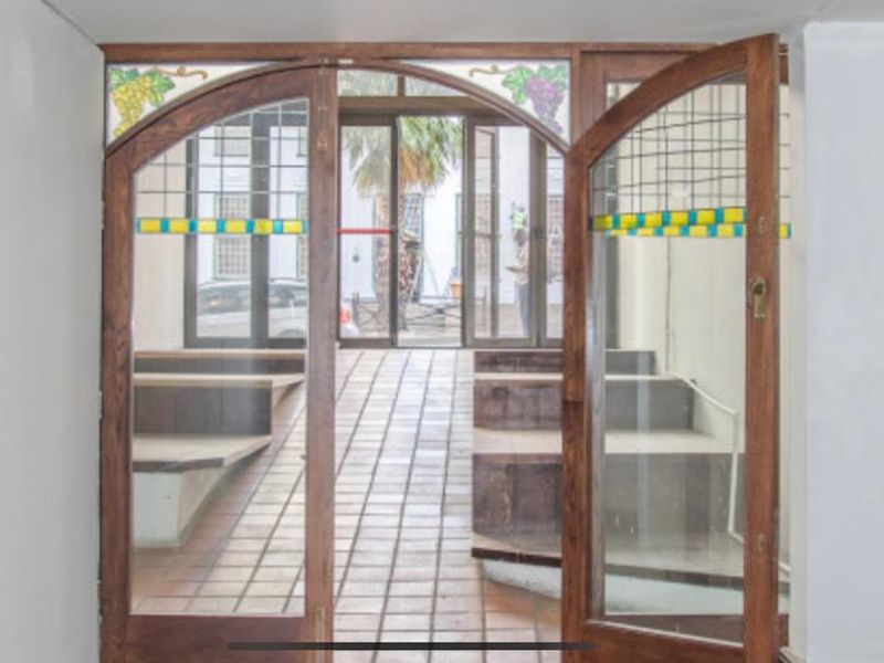 Retail Space To Let On Strand Street - Photo 3