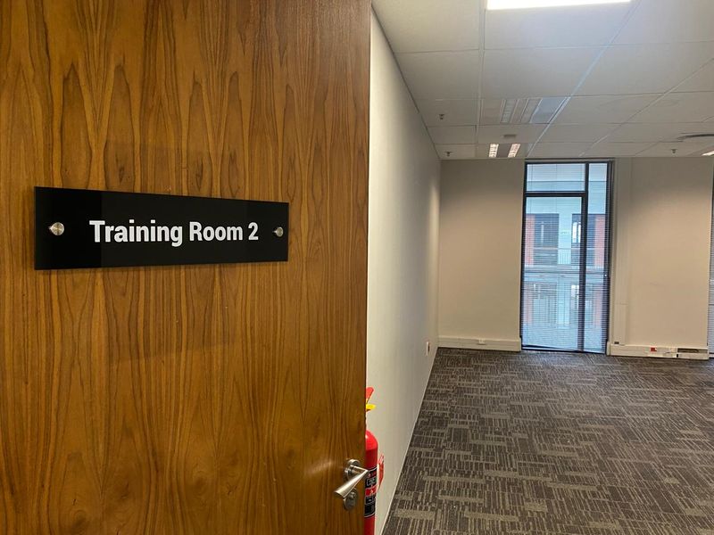 Call Centre Offices Available in City Centre - Photo 7