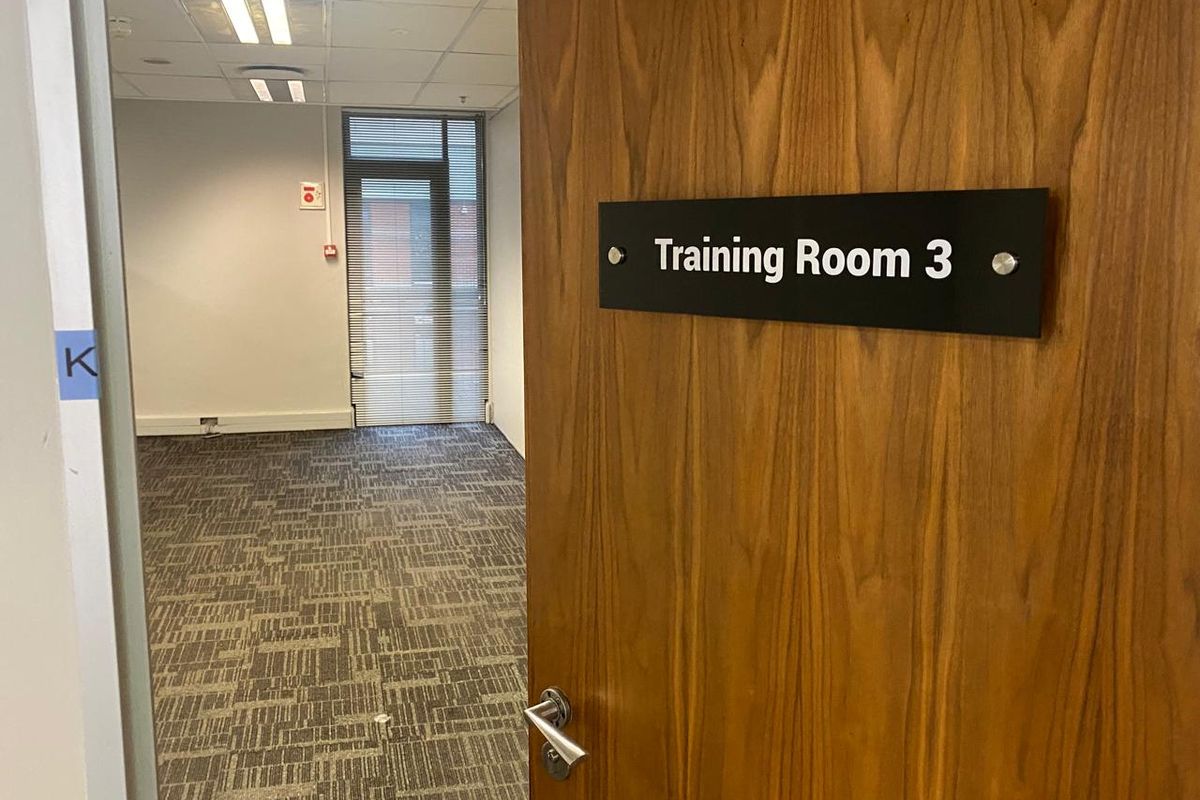 Call Centre Offices Available in City Centre - Photo 4