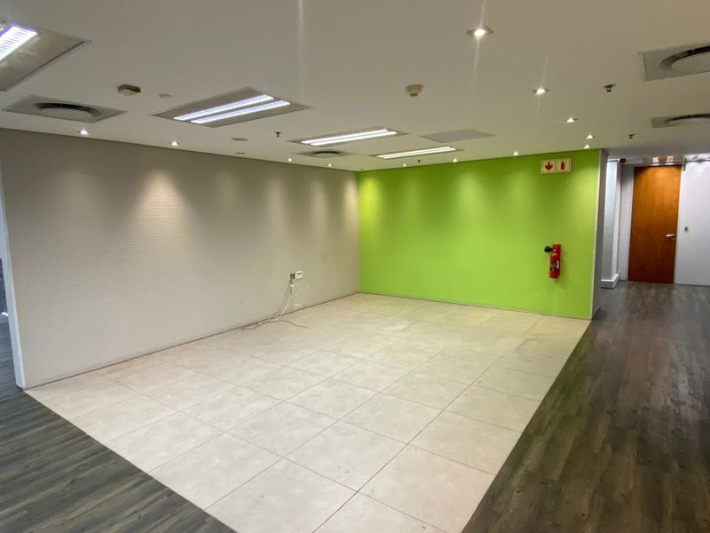 Call Centre Offices Available in City Centre - Photo 6