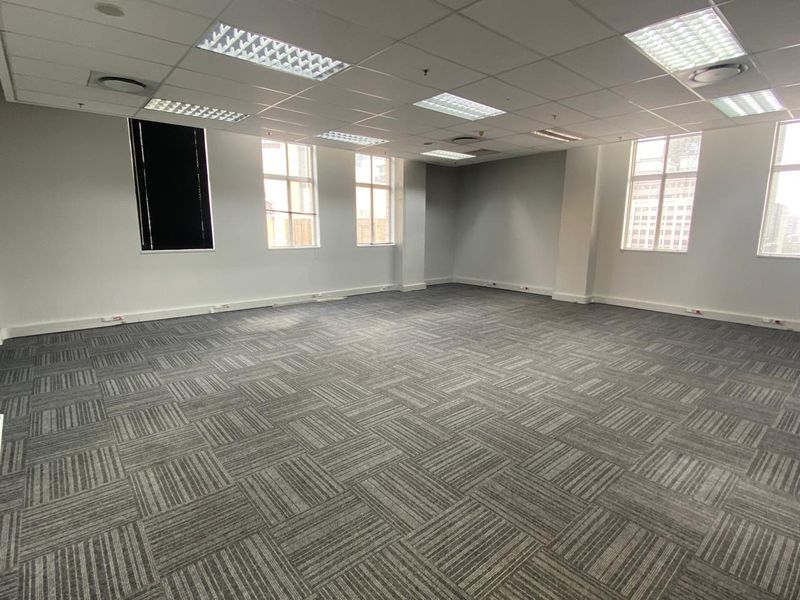 Call Centre Offices To Let in City Centre - Photo 9
