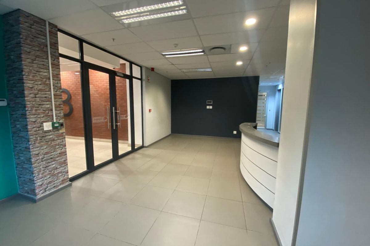 Call Centre Offices To Let in City Centre - Photo 4