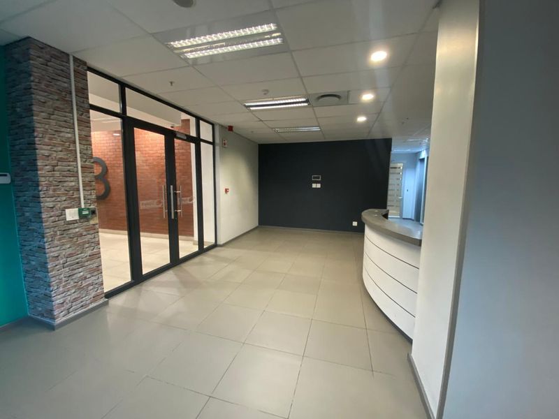 Call Centre Offices To Let in City Centre - Photo 4
