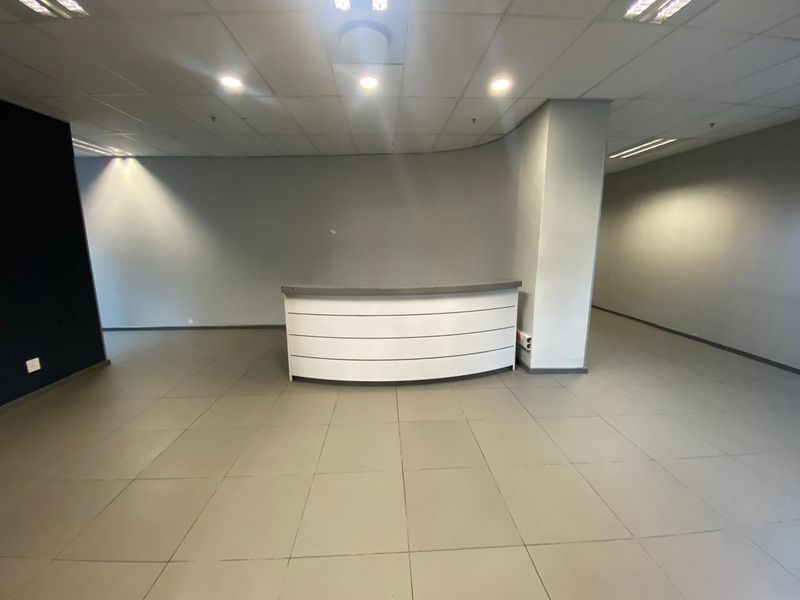 Call Centre Offices To Let in City Centre - Photo 3