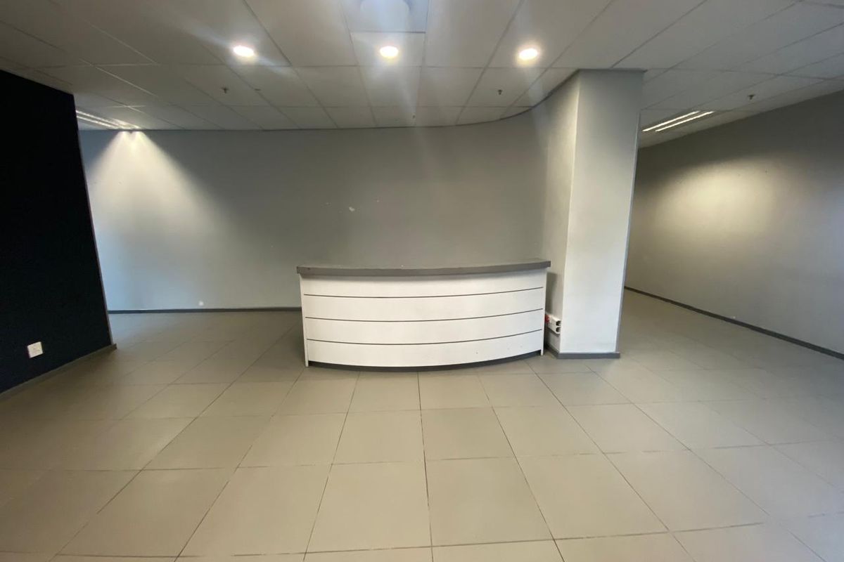 Call Centre Offices To Let in City Centre - Photo 3