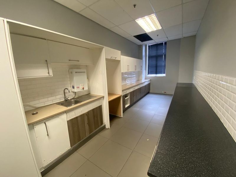 Call Centre Offices To Let in City Centre - Photo 5