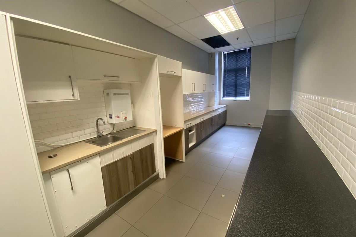 Call Centre Offices To Let in City Centre - Photo 5