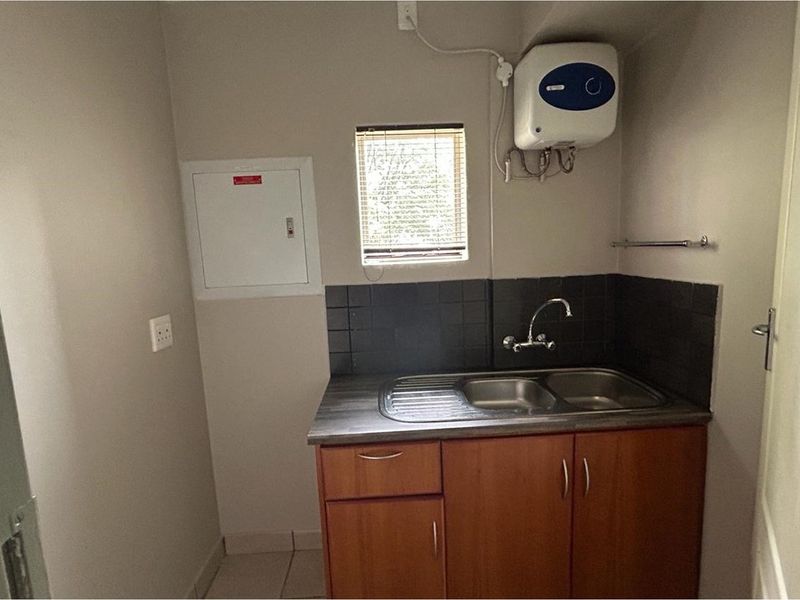 "Prime Office Space for Sale in Wilkoppies" - Photo 7