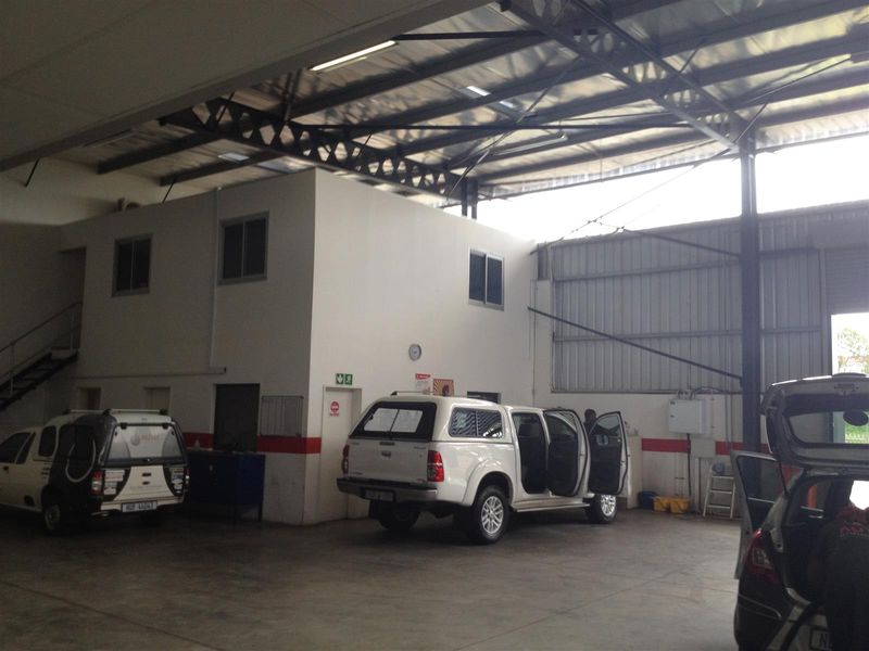 Highly sought after warehouse newly available - Photo 9