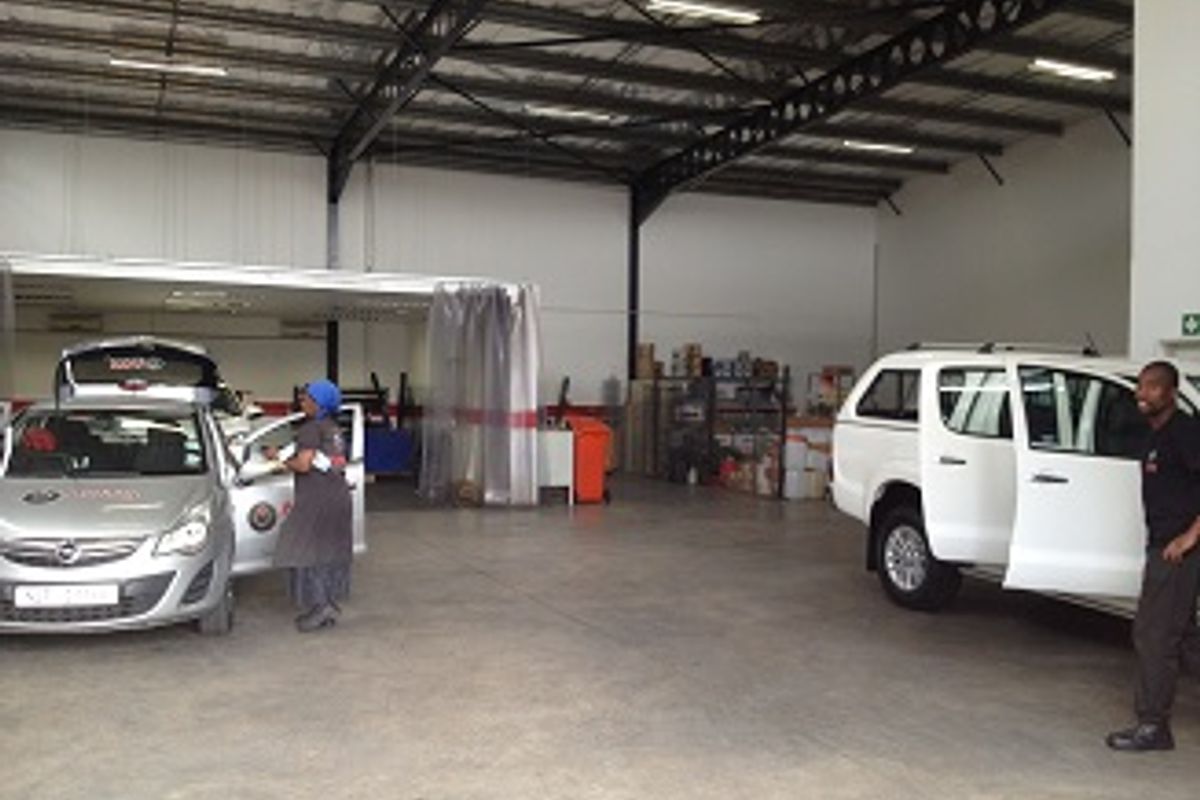 Highly sought after warehouse newly available - Photo 4