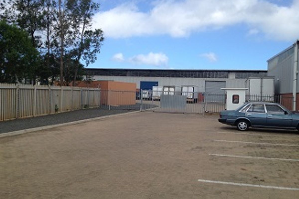 Highly sought after warehouse newly available - Photo 5