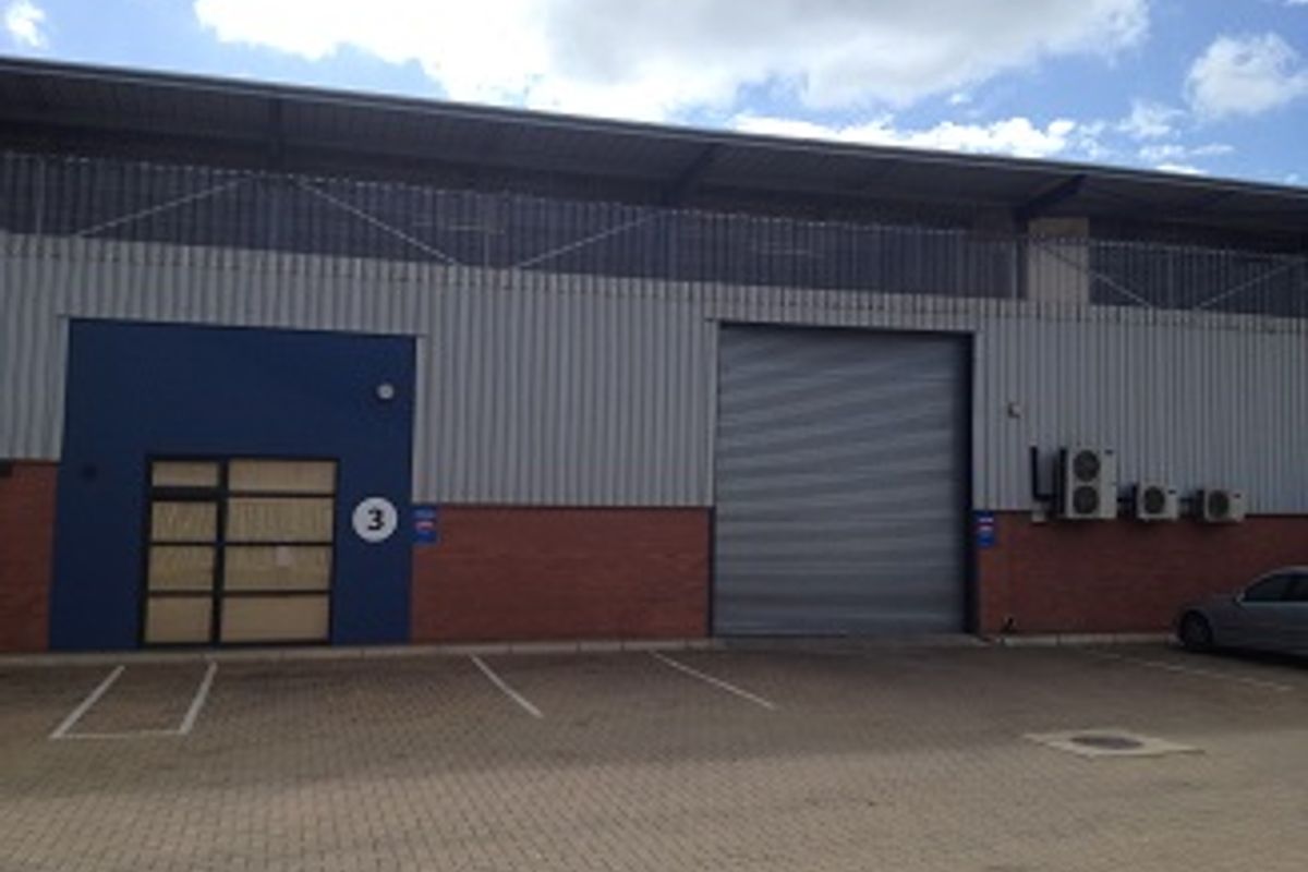 Highly sought after warehouse newly available - Photo 3
