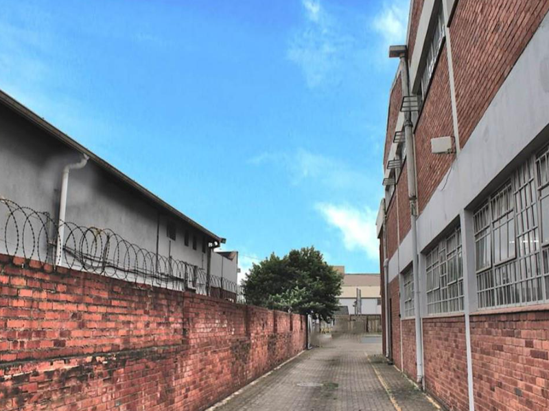 Highly sought after manufacturing or warehousing premises. - Photo 2