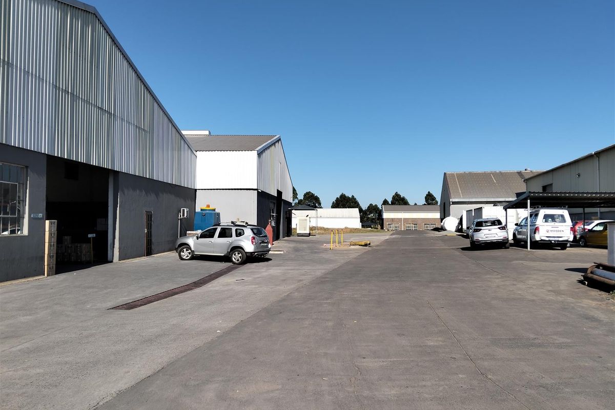 Opportunity to own your warehouse at Cato dry Port. - Photo 4