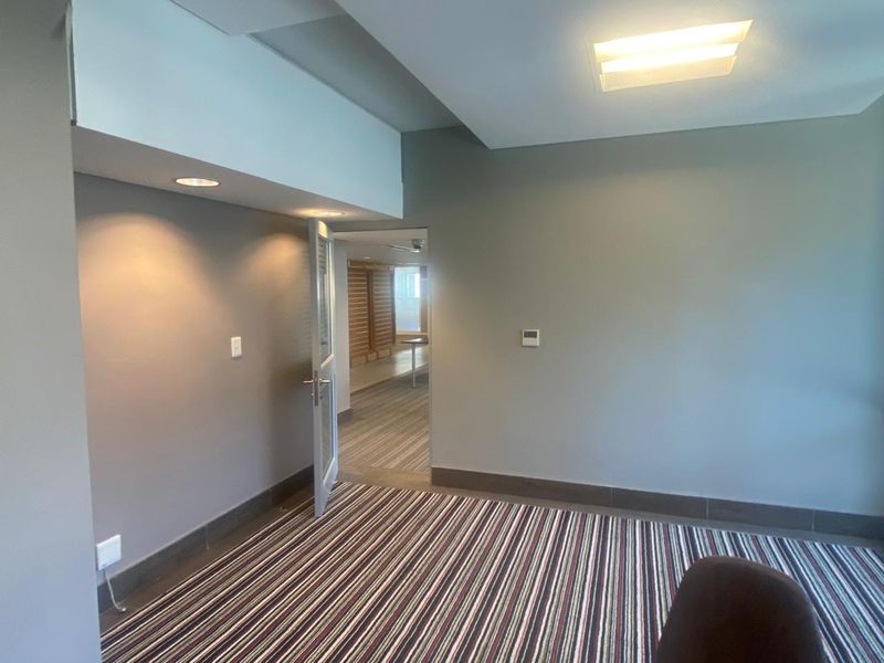 P-Grade Offices To Let - Photo 2