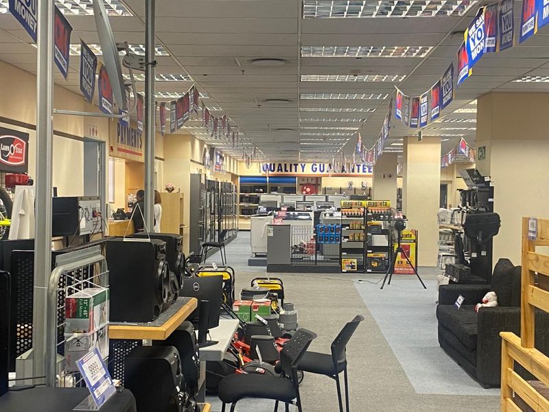 Retail Space To Let - Photo 7