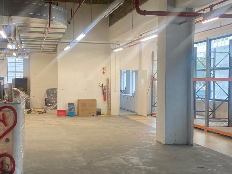 Retail Space To Let - Photo 6