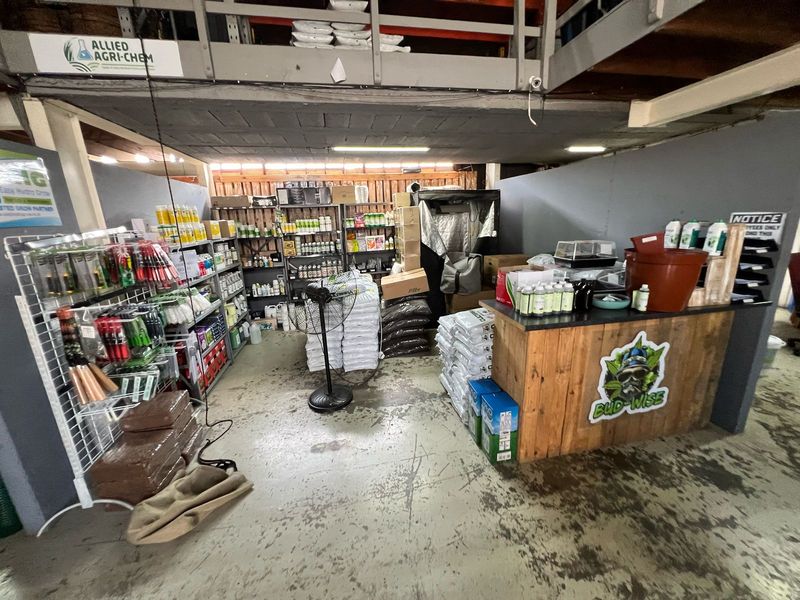 Mini warehouse to let in prime westmead location. - Photo 10