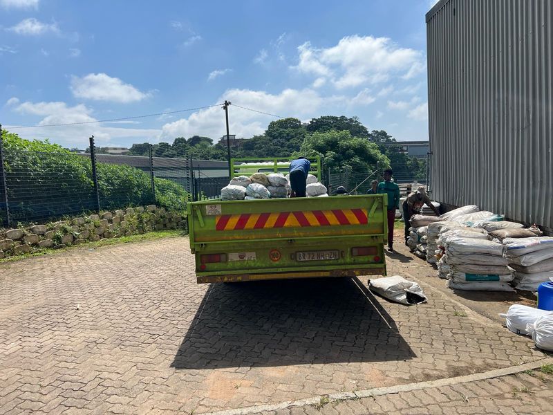 Mini warehouse to let in prime westmead location. - Photo 3