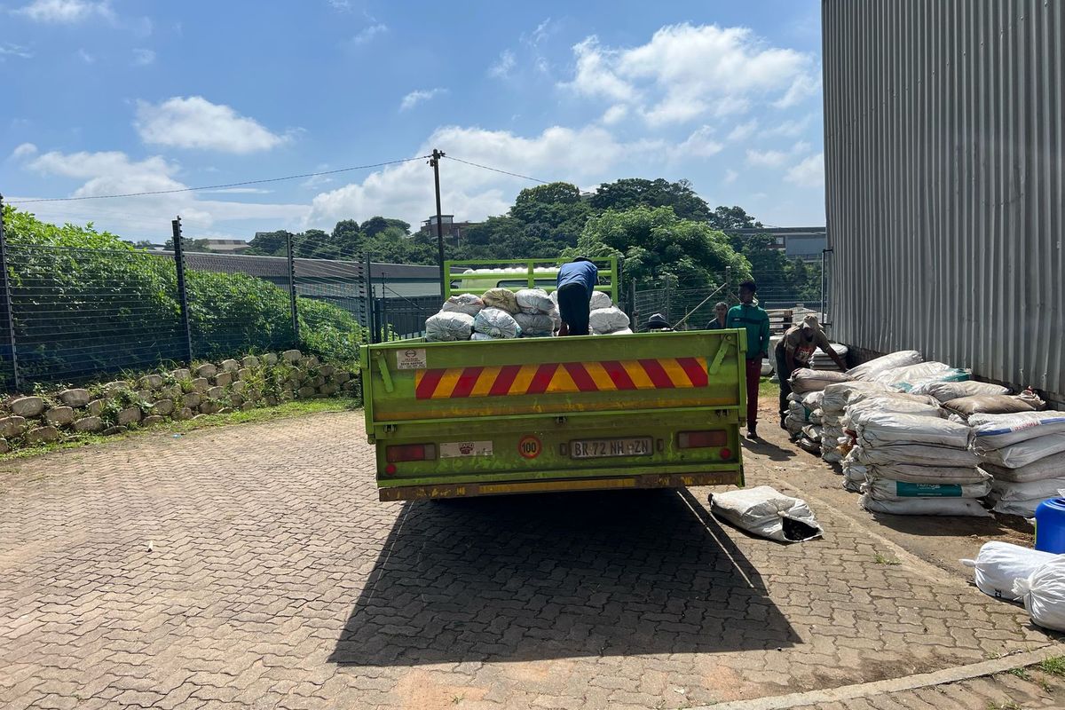 Mini warehouse to let in prime westmead location. - Photo 3