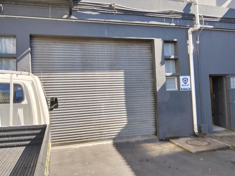 Warehouse for sale with seperate entrance. - Photo 6