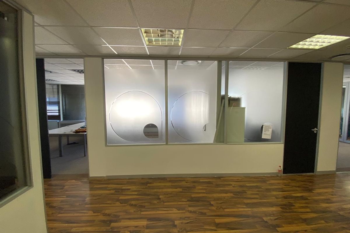 Offices to Let in City Centre - Photo 5