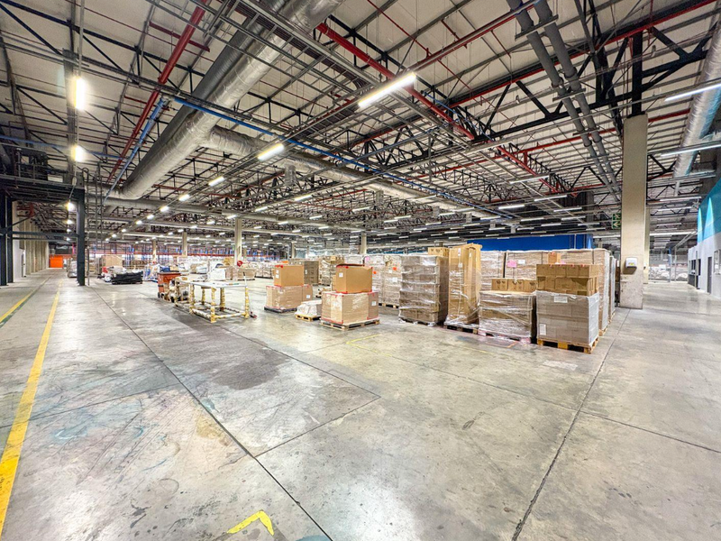 One of a kind full business premises to let. - Photo 2