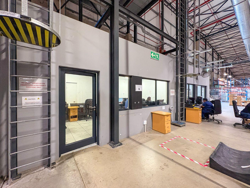 One of a kind full business premises to let. - Photo 7