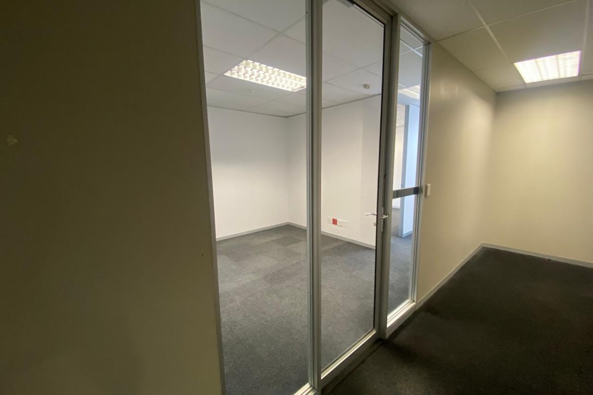 Offices To Rent in City Centre - Photo 2