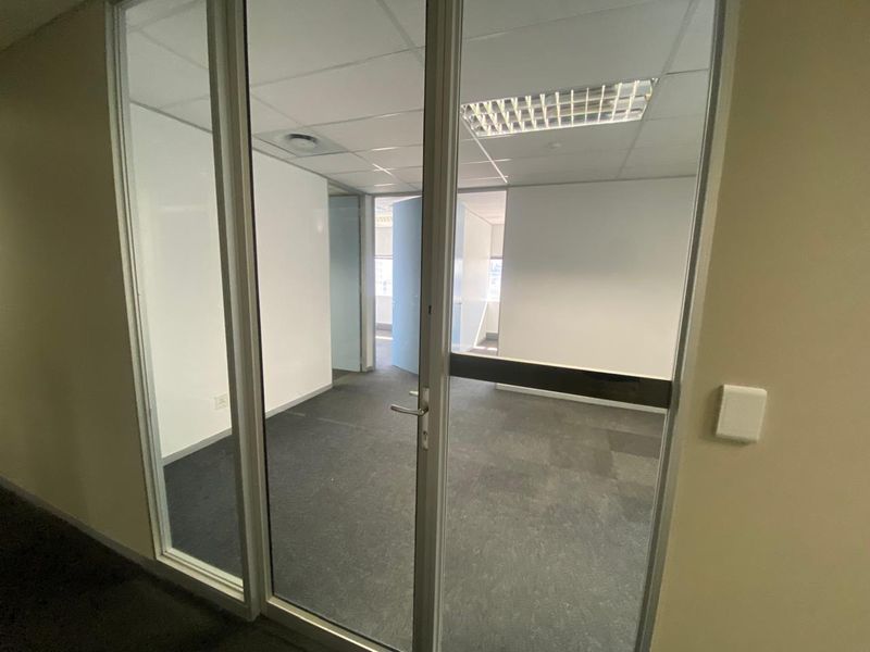 Offices To Rent in City Centre - Photo 4