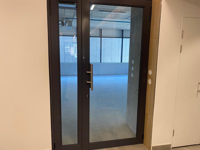 Premium Offices To Let - Photo 2