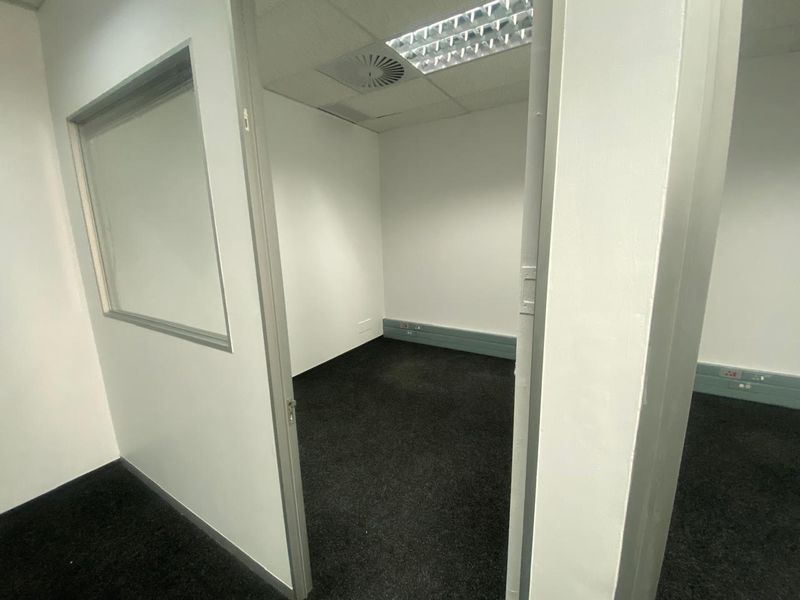 Offices to Rent in Long Street - Photo 10