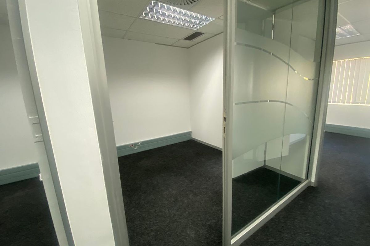 Offices to Rent in Long Street - Photo 5