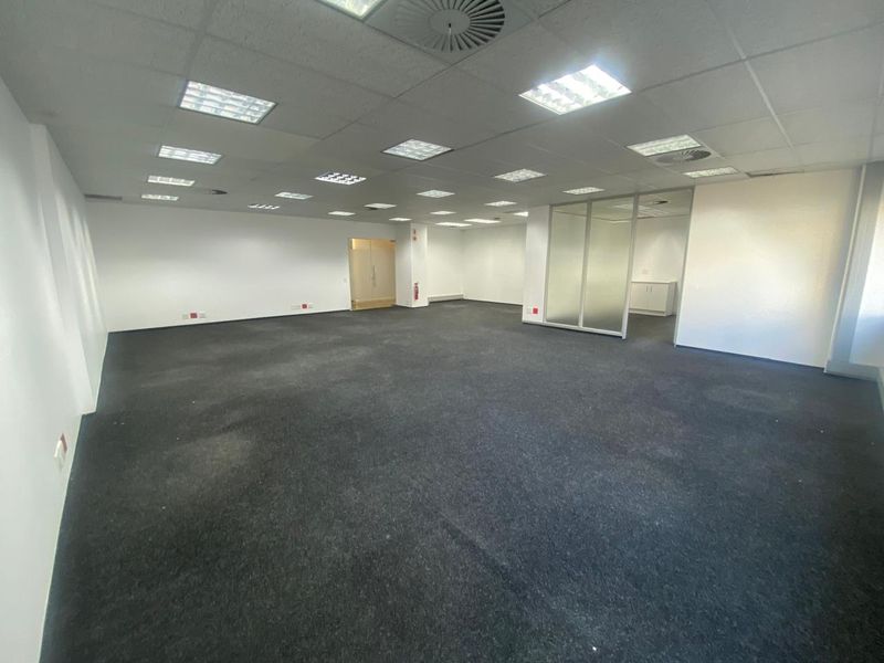 Offices to Rent in Long Street - Photo 8