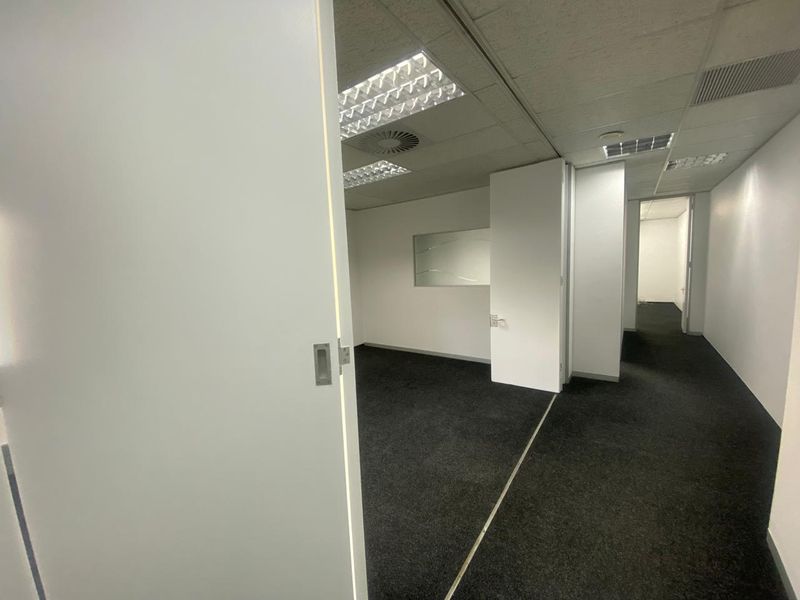 Offices to Rent in Long Street - Photo 6