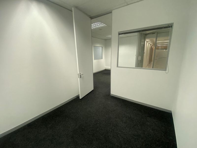 Offices to Rent in Long Street - Photo 4