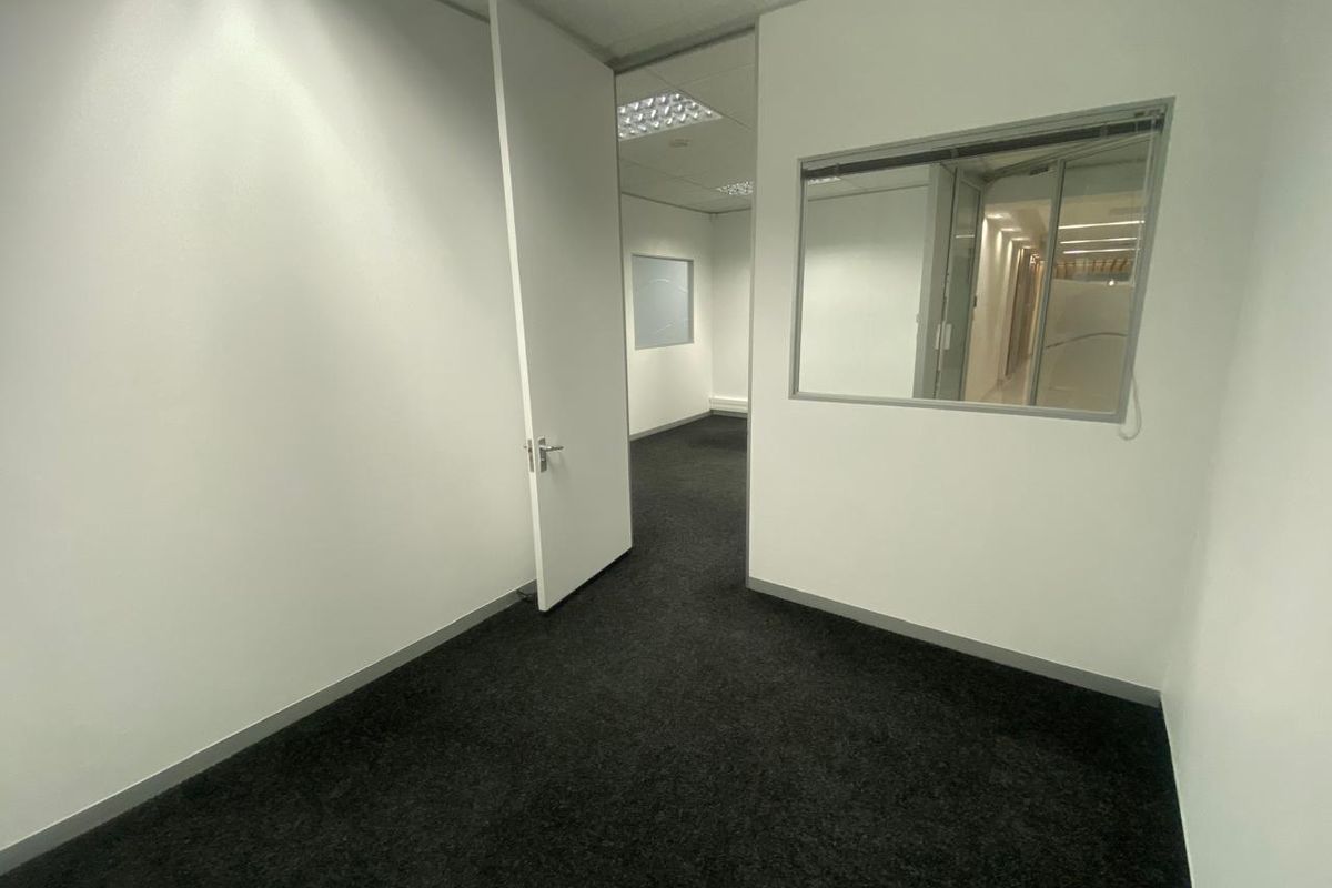 Offices to Rent in Long Street - Photo 4
