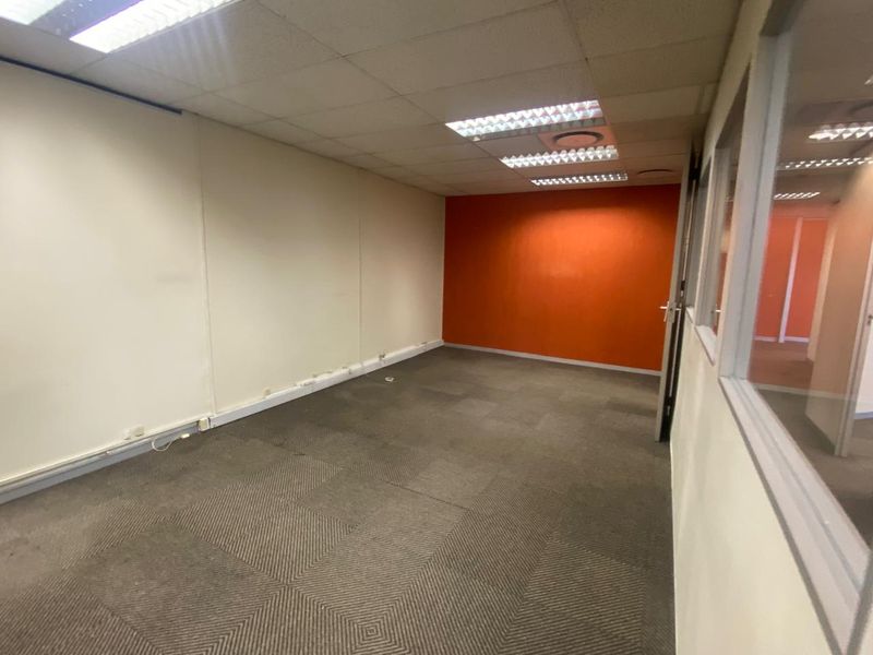 Fully Fitted Out Offices to Rent - Photo 9