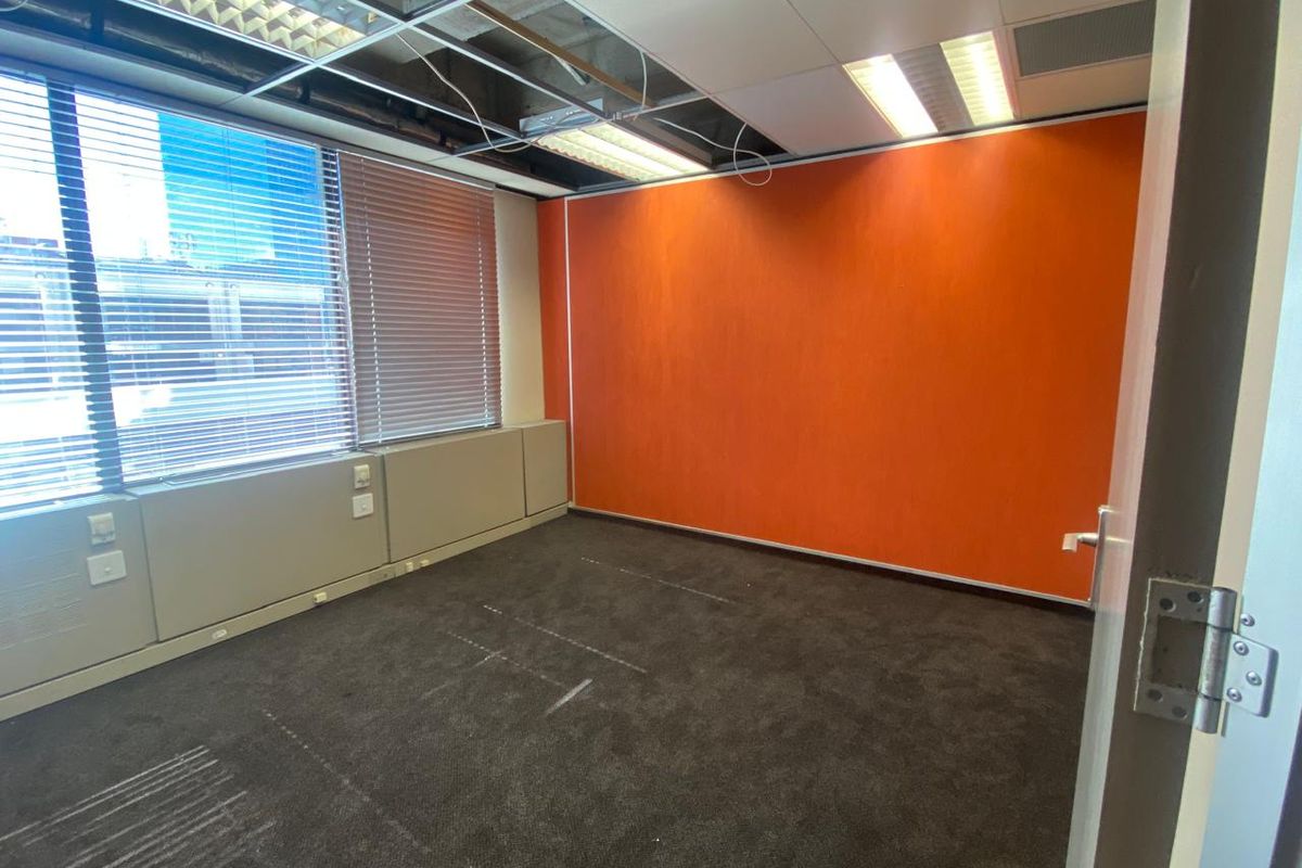 Fully Fitted Out Offices to Rent - Photo 3