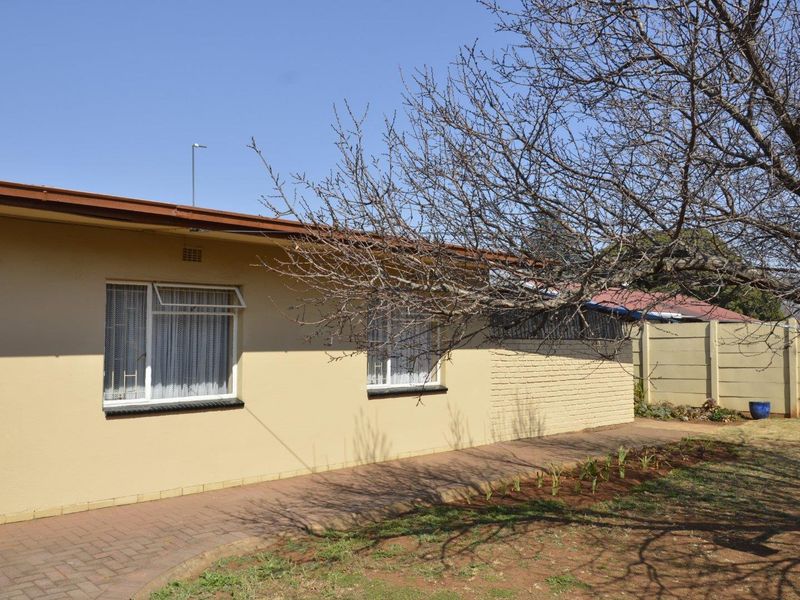 House For Sale in Meyerton Park, Meyerton - Photo 3