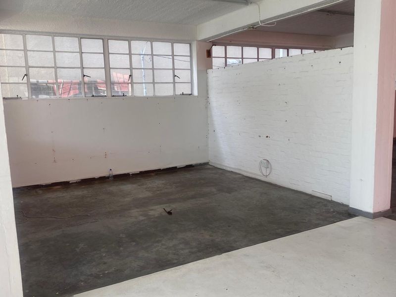 Commercial Unit to Let in Foreshore - Photo 8
