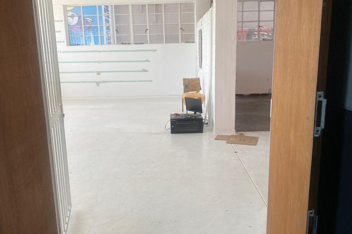 Commercial Unit to Let in Foreshore - Photo 2