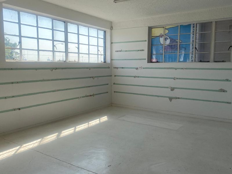 Commercial Unit to Let in Foreshore - Photo 5