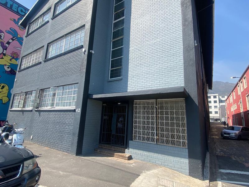 Commercial Unit to Let in Foreshore - Photo 4